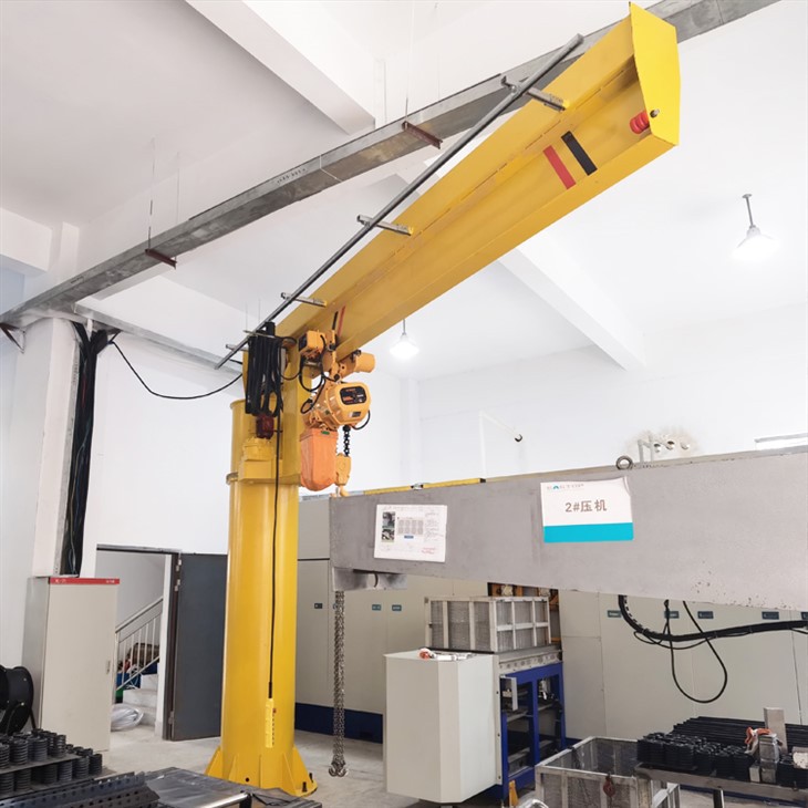 Laisvai stovintis strėlės kranas