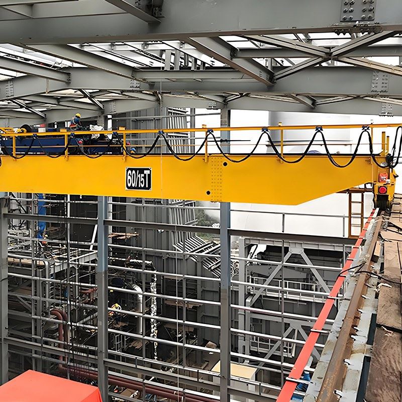 Sandėlio virš galvos kranas